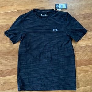 Under Armour Training Tee. Fitted. NWT. Size M.